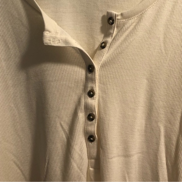 Ribbed long sleeve Henley from Old Navy - Picture 2 of 5